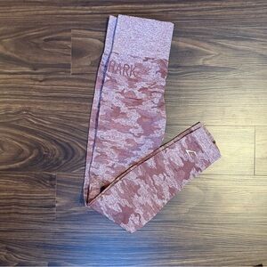 Gymshark Seamless Camo Leggings Berry Red Size Medium